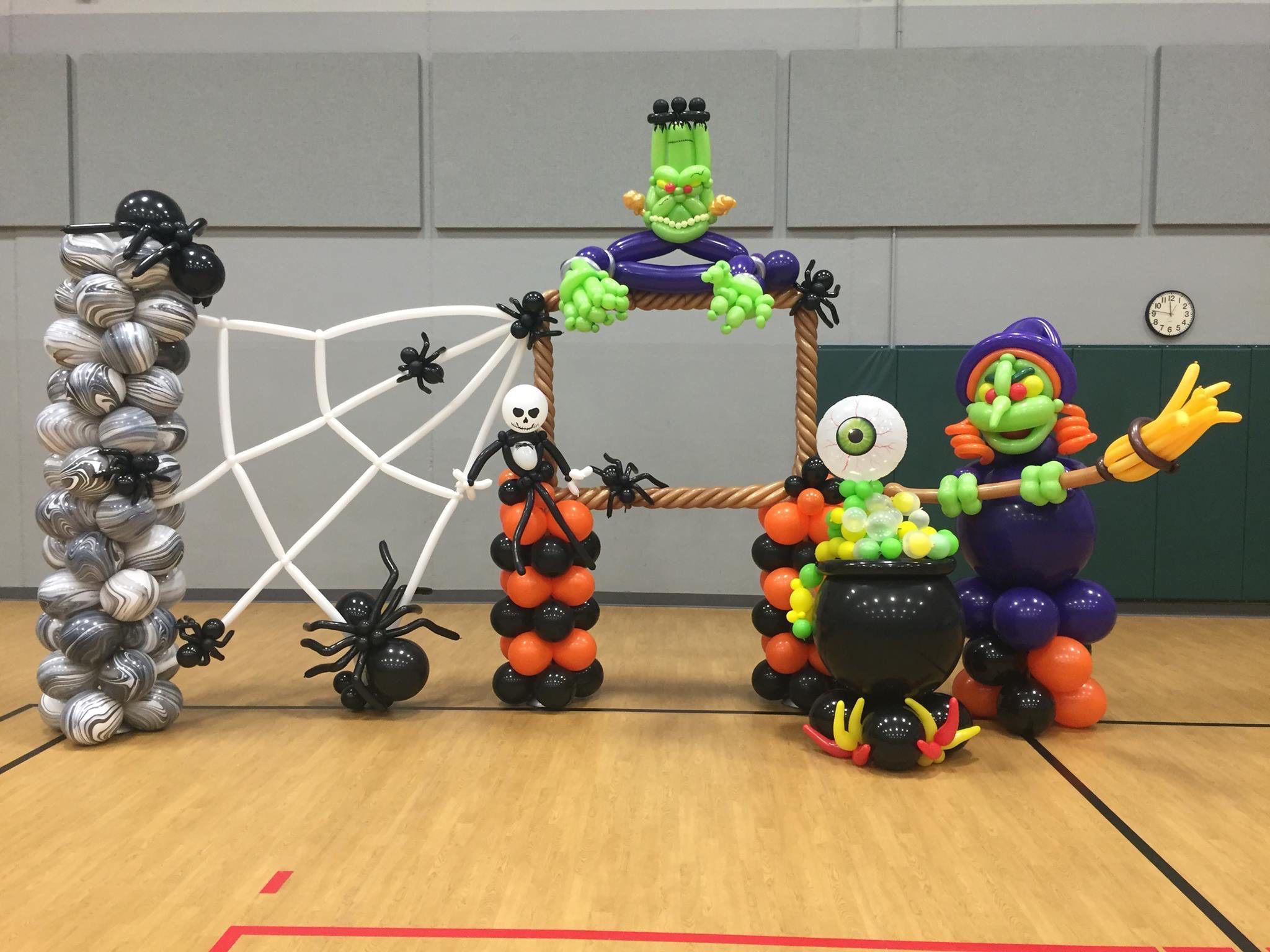 Halloween-Balloon-Display